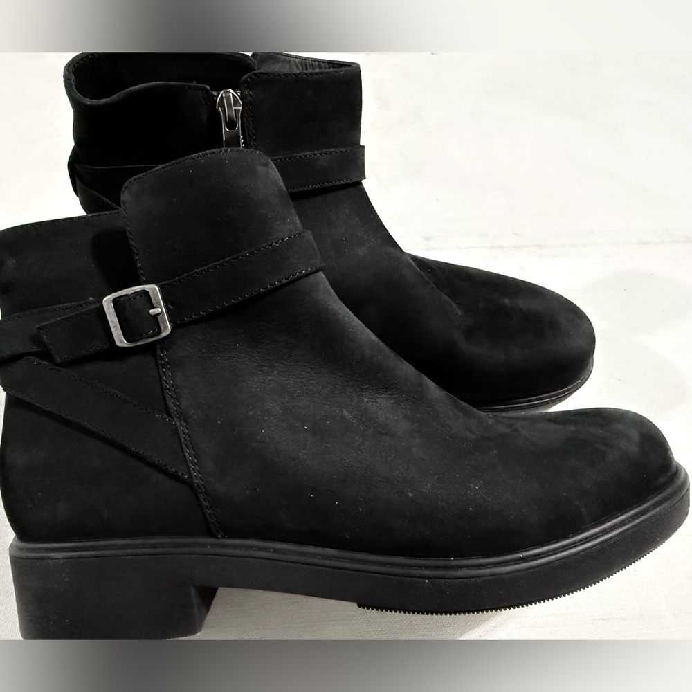 ABEO Compass Buckle Black Ankle Boots with Buckle Detail Size-10